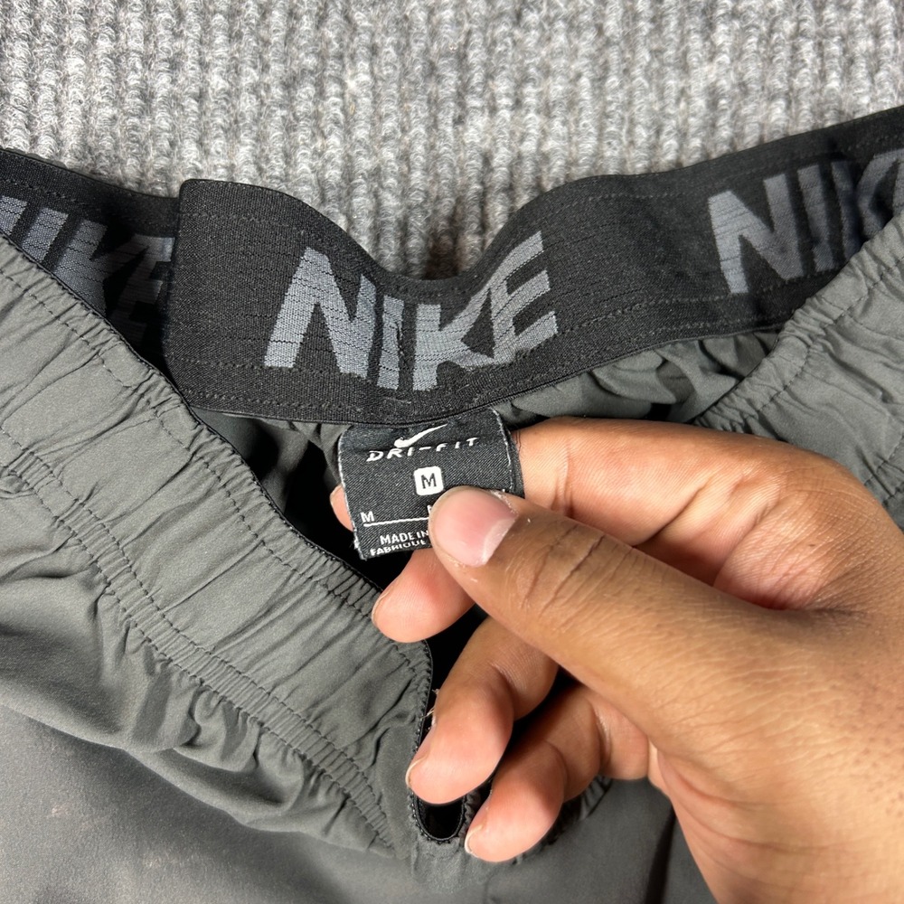 Nike Shorts Men's M Dri-Fit Football Shorts Gray AQ3496-060 Army Football - Picture 3 of 8